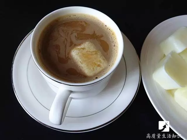 家裡的製冰盒不要扔了!她將「米飯倒進冰塊盒」5分鐘後奇蹟就出現了……