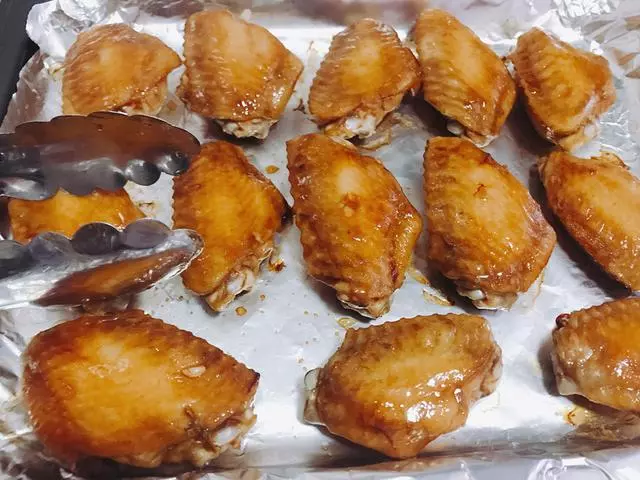 獨家秘制吮指雞翅,寶寶吃的停不下來,這配方一般人我不告訴TA!