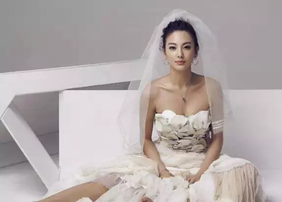 她再漂亮,也離婚了!她再賢惠,老公也出軌了... ... 好有感觸,說的真好值得所有女人一看!