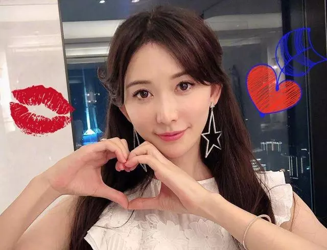 44歲林志玲成「蛇精臉」?網友認不出,臉尖得成倒三角!