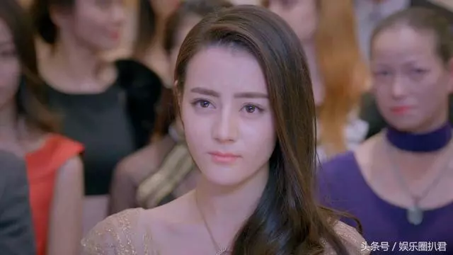 楊冪一共簽了13位藝人,結果就剩這3位美女不紅了!