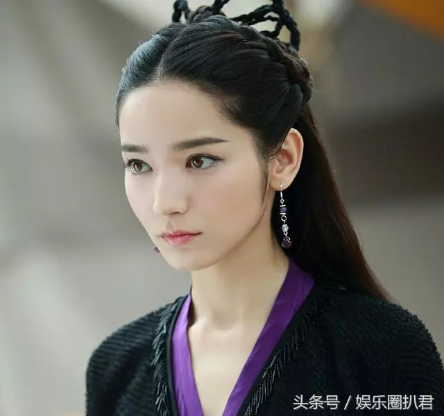楊冪一共簽了13位藝人,結果就剩這3位美女不紅了!