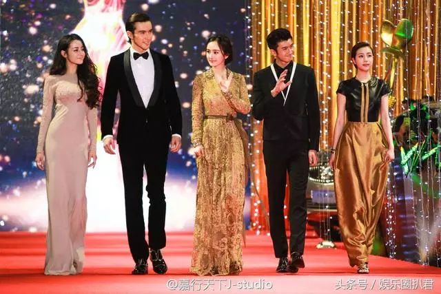 楊冪一共簽了13位藝人,結果就剩這3位美女不紅了!