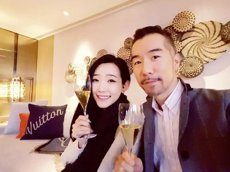 42歲張兆志再婚娶嫩妻,自爆「初夜給了他」的舊情人劉曉憶說話了!