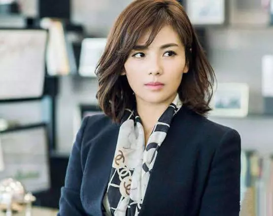 「國民賢妻」劉濤曬出女兒的照片後,就有網友說:「好基因都給過濾掉了」!長成這般模樣~
