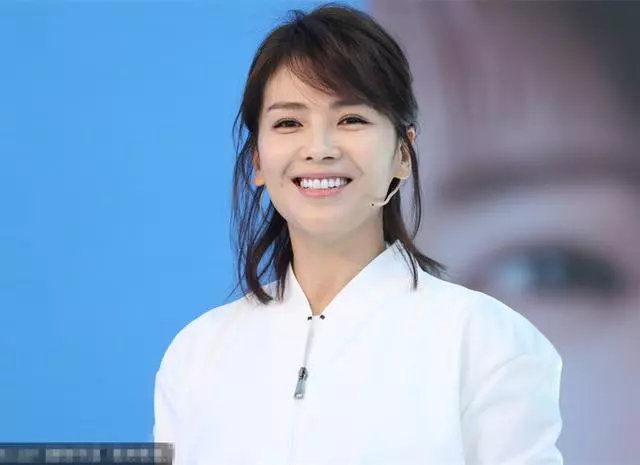 「國民賢妻」劉濤曬出女兒的照片後,就有網友說:「好基因都給過濾掉了」!長成這般模樣~