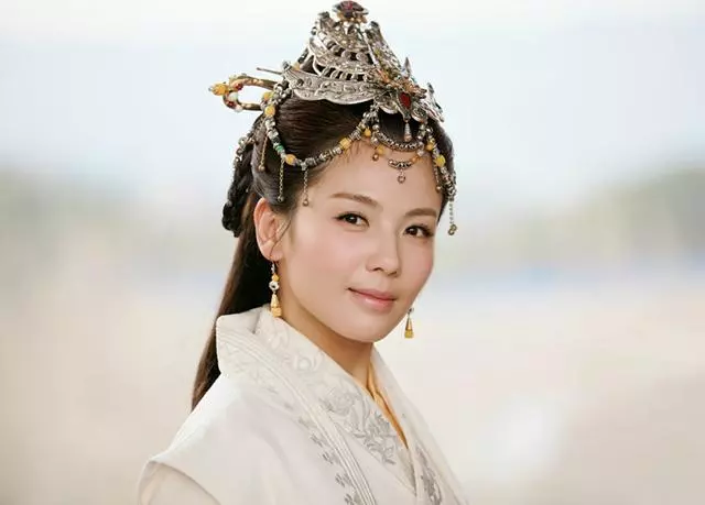 「國民賢妻」劉濤曬出女兒的照片後,就有網友說:「好基因都給過濾掉了」!長成這般模樣~