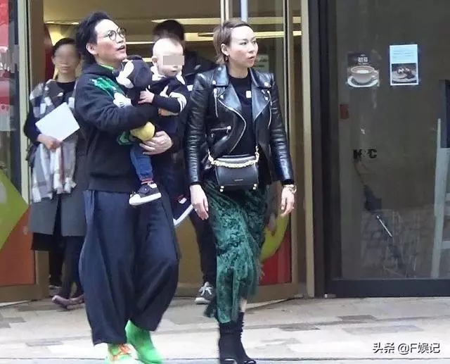 老來得子的蘇永康很緊張兒子前程,兒子未滿2歲就面試名校幼兒園!