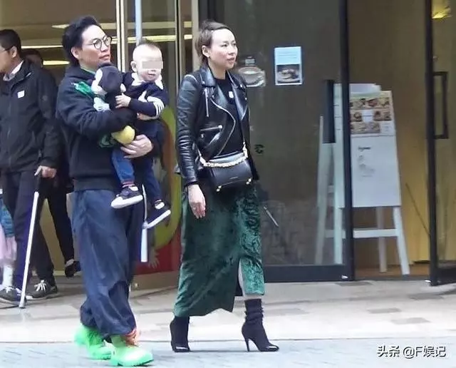 老來得子的蘇永康很緊張兒子前程,兒子未滿2歲就面試名校幼兒園!