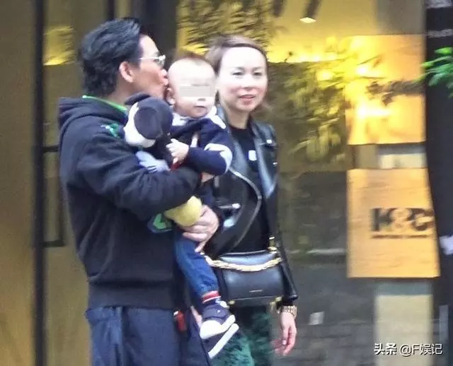 老來得子的蘇永康很緊張兒子前程,兒子未滿2歲就面試名校幼兒園!