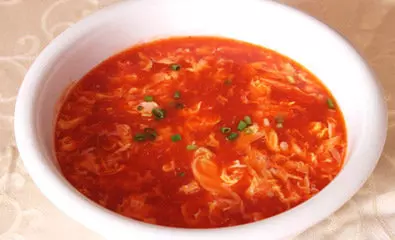 一碗番茄蛋花湯,竟救了無數人的「肝」!只要在煮湯前加「這個動作」就能有效養肝...分享給爸媽!