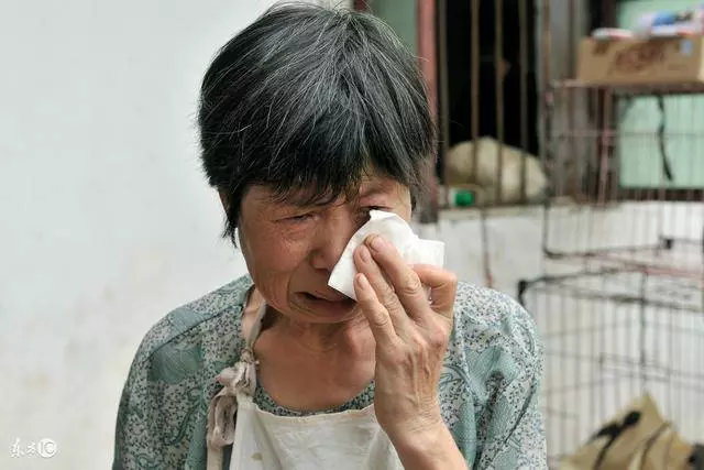 我生女兒遭婆婆嘲諷,她逼我回娘家坐月子,我一個舉動讓她臉嚇白