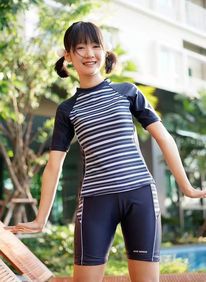 泰國清純網紅曬「泳裝照」超蘿莉 跨下驚見「超MAN一大包」她解釋:我不是偽娘!