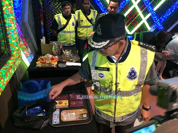 隆總警長帶隊掃夜店 捕37酒客15艷女