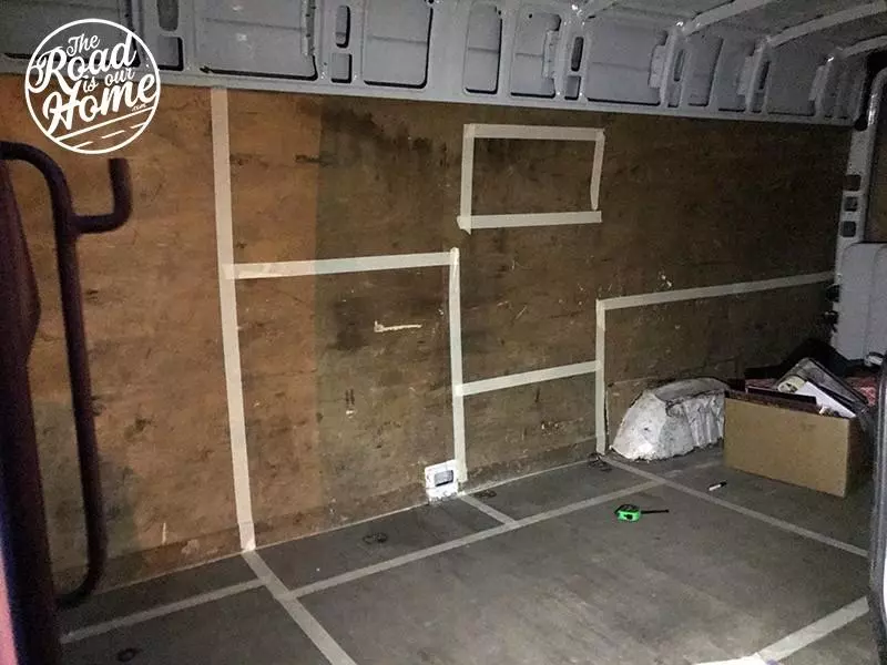 夫妻倆不買房「改住麵包車」自己翻修!1年後「3坪小空間→北歐風夢幻豪宅」成果美翻全網