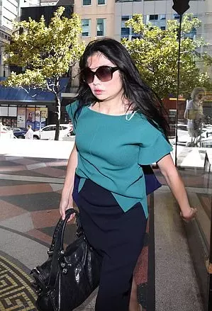 華女醫生狂發9千簡訊給男友 連續8個月跟蹤騷擾被控上庭
