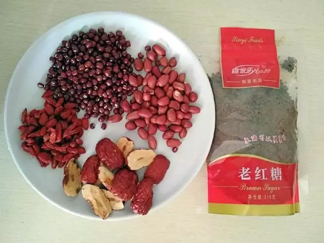 這五款湯女人要多喝,食材簡單一學就會,助你告別黃臉婆