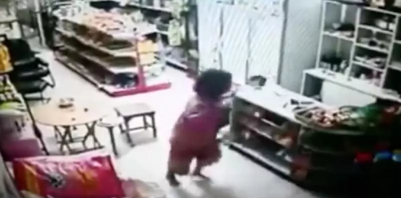警察爸掏槍上膛嗆兒子:「不戒遊戲,你就打死我!」下一秒兒子毫不猶豫舉槍...【影片慎入】