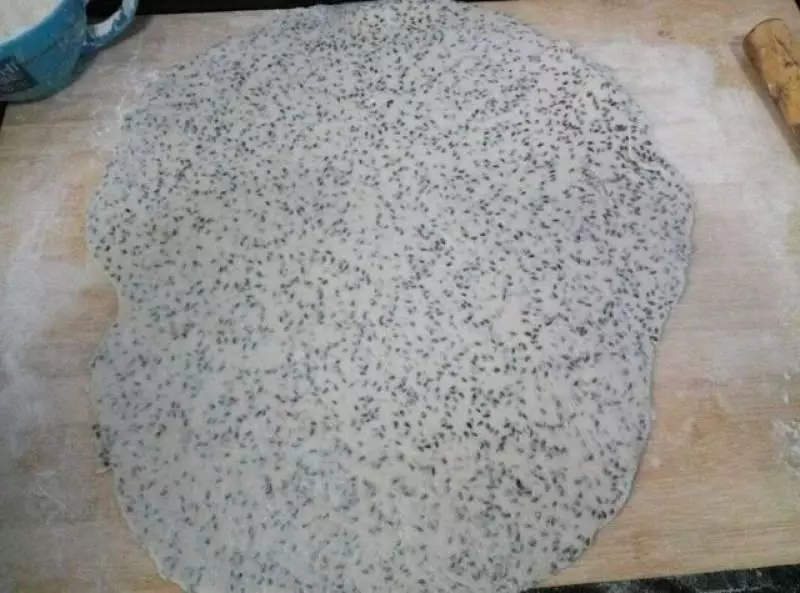 【金黃酥脆炸麻葉】一點麵粉加點雞蛋黑芝麻,炸出來非常好看又酥脆,做法簡單,想要吃的朋友就來試試做一下吧,非常不錯的
