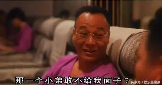 65歲吳誌雄全家照!當年帶100多個黑幫小弟齊拍戲,沒想到如今女兒居然長得這麼美!網友:女兒不出道就浪費了
