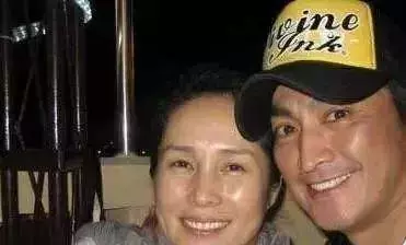 59歲「展昭」何家勁近照:身家過億竟沒結婚?是否還在等她呢?