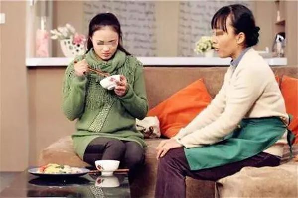 妻子坐月子,小三去家吵鬧,妻子的回答,讓丈夫傻住
