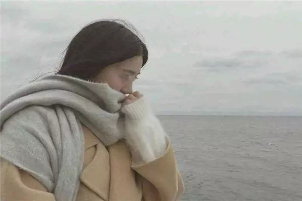 妻子坐月子,小三去家吵鬧,妻子的回答,讓丈夫傻住