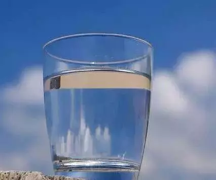 老中醫告訴你:水是最便宜的藥!請記住這個喝水法,大病小病遠離你