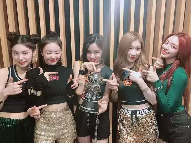 盤點歷代「以出道曲拿下音樂節目一位」的團體TOP13!