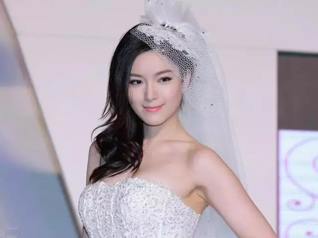 與郭富城傳醜聞,患病體重暴增40斤,35歲嫁給富二代!