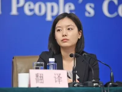 《離騷》也能翻成英文?中國首席美女翻譯官「精準簡潔秒口譯」...網友超佩服