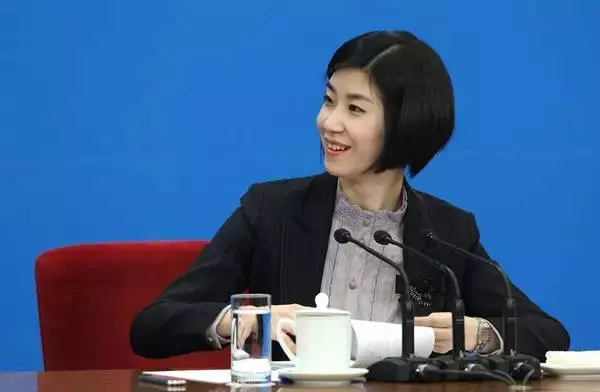 《離騷》也能翻成英文?中國首席美女翻譯官「精準簡潔秒口譯」...網友超佩服