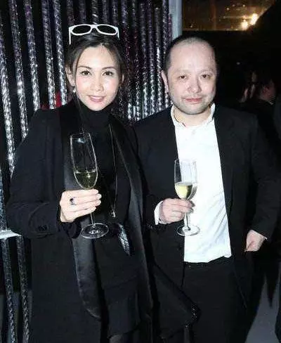 沒想到邱淑貞二女兒,容貌和大姐沈月相差太遠了 !