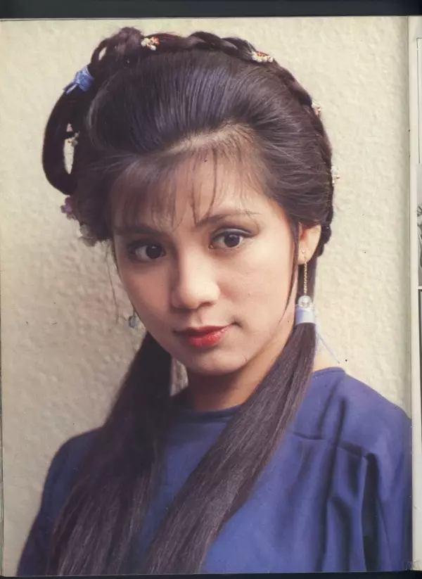 她7歲父親過世、母親改嫁,26歲為渣男想不開身亡!劉德華梁朝偉為她抬棺!