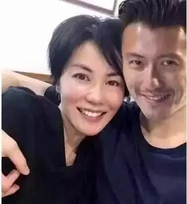 謝霆鋒機場高調接張柏芝母子,王菲機場痛哭照曝光!鋒菲戀告急!