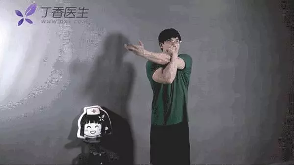 肩膀僵硬酸痛、抬不高?照這5張圖動一動,比吃藥管用!