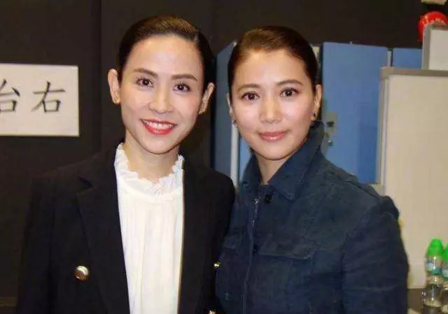 47歲袁詠儀與48歲宣萱近照,從閨蜜到仇人,如今差距還真大!
