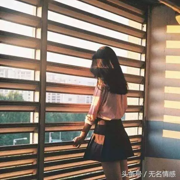 坐月子時老公提離婚,我笑著拿出離婚協議,隔天他鼻青臉腫回來
