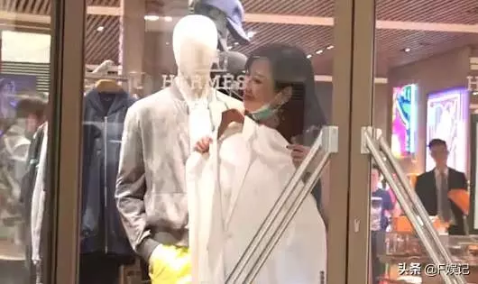 這位古裝美人曾因財困捨不得買衣服,現在身家過億買名牌不手軟!