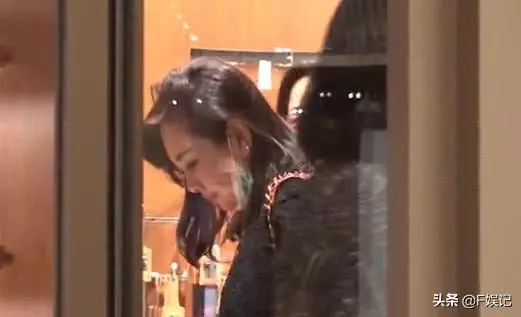 這位古裝美人曾因財困捨不得買衣服,現在身家過億買名牌不手軟!
