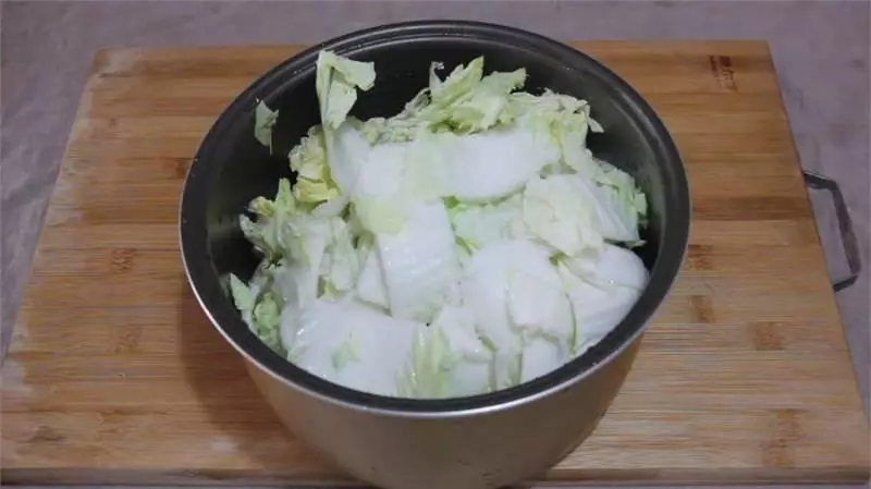 白菜別再炒著吃,阿嬤教我的白菜新吃法,用不了幾天就吃一盆!