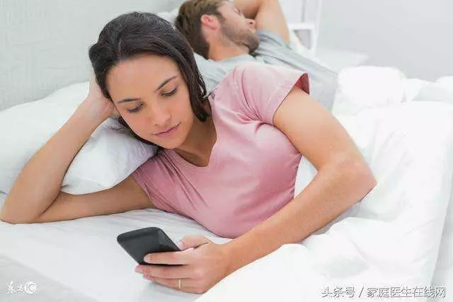 睡覺時手機千萬別放床頭!無線輻射可以造成基因多大傷害?看看文章就知曉了!