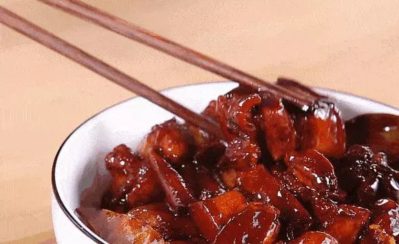 蒸出來的紅燒肉,吃過就不想再吃炒的了!