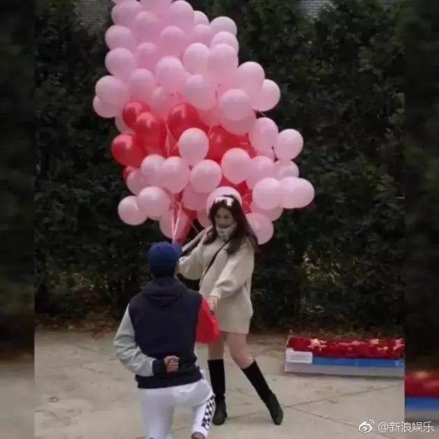 賭王四房千金何超盈要嫁21歲哈佛男,還未婚先孕,真的很符合她的行事作風啊!