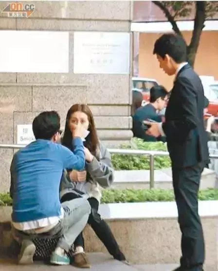 賭王四房千金何超盈要嫁21歲哈佛男,還未婚先孕,真的很符合她的行事作風啊!