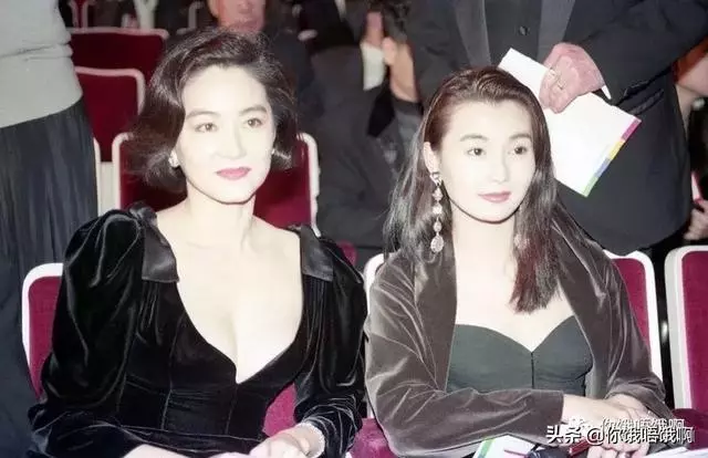 林青霞張曼玉秦漢當年入圍金馬的照片,林青霞的手還放在秦漢腿上!