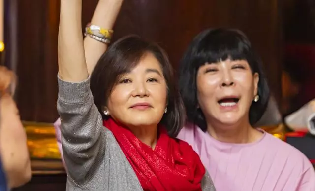 53歲劉嘉玲同框64歲林青霞,劉嘉玲因1個原因不及林青霞