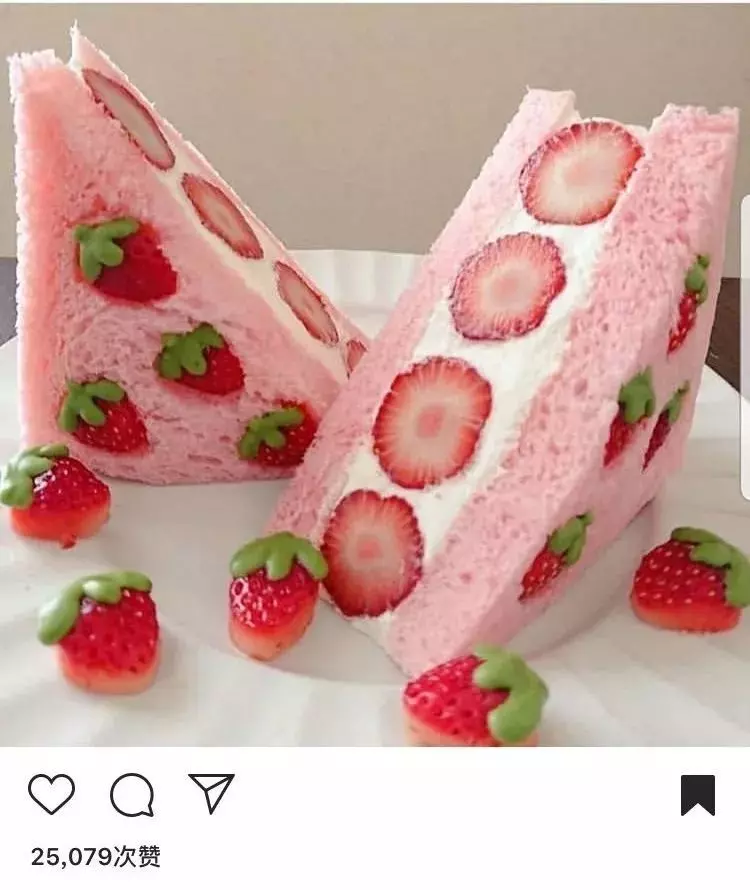 草莓霸占螢幕!這款超受追捧的網紅奶油三明治,到底多少好吃?
