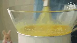 草莓霸占螢幕!這款超受追捧的網紅奶油三明治,到底多少好吃?