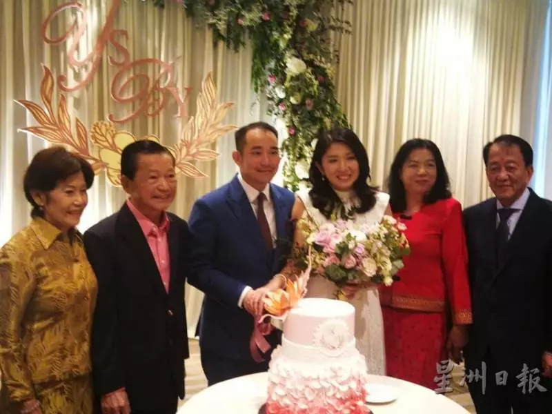 「恭喜恭喜」部長楊美盈與李耀升註冊結婚!今日的節日裡「有亮點」!